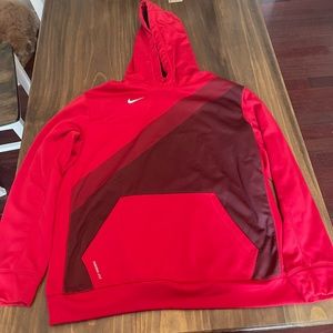 Like new thermafit Nike hoodie. Size XL